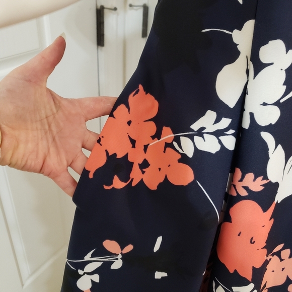 Vince Camuto Floral Print Midi Dress in Navy and Coral - Picture 5 of 11